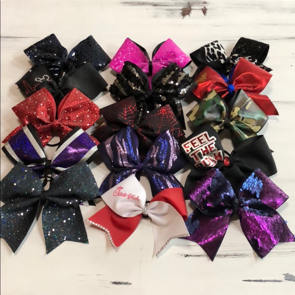 🎀15 CHEER BOWS🎀